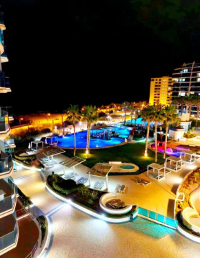Apartamento Dos Amigos, Sea Senses , sea view and 3 swimming pools, one heated , parking space